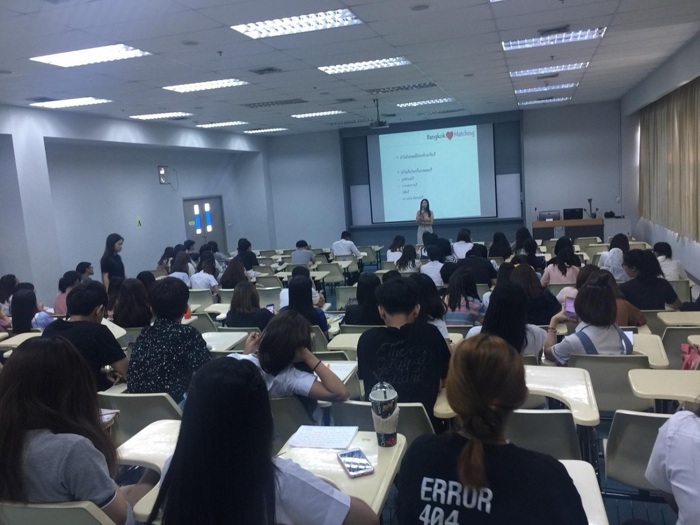 Bangkok Matching's Dating Coach & Matchmaker gave lecture to Thammasart University's Students "Dating in Thailand in the Modern Day".